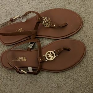 Michael Kors Tan Leather Flip Flops (size 8)